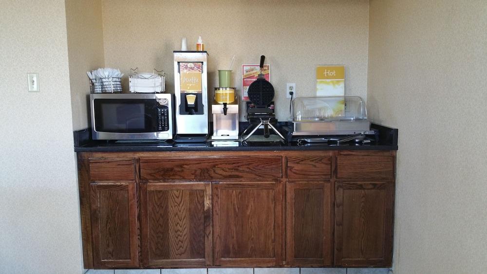 Quality Inn I-70 At Wanamaker Topeka Ngoại thất bức ảnh
