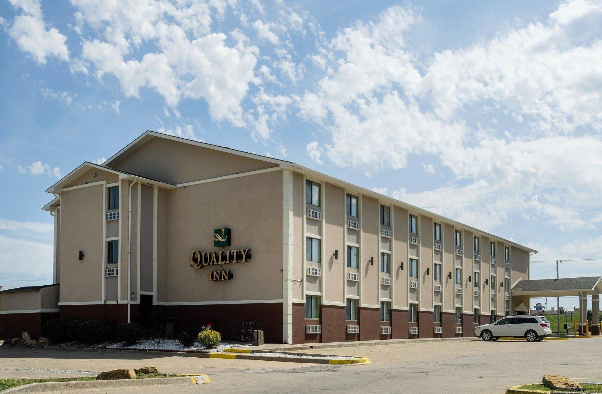 Quality Inn I-70 At Wanamaker Topeka Ngoại thất bức ảnh